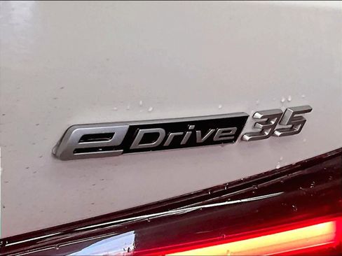 Used 2023 BMW i4 eDrive35 image 10