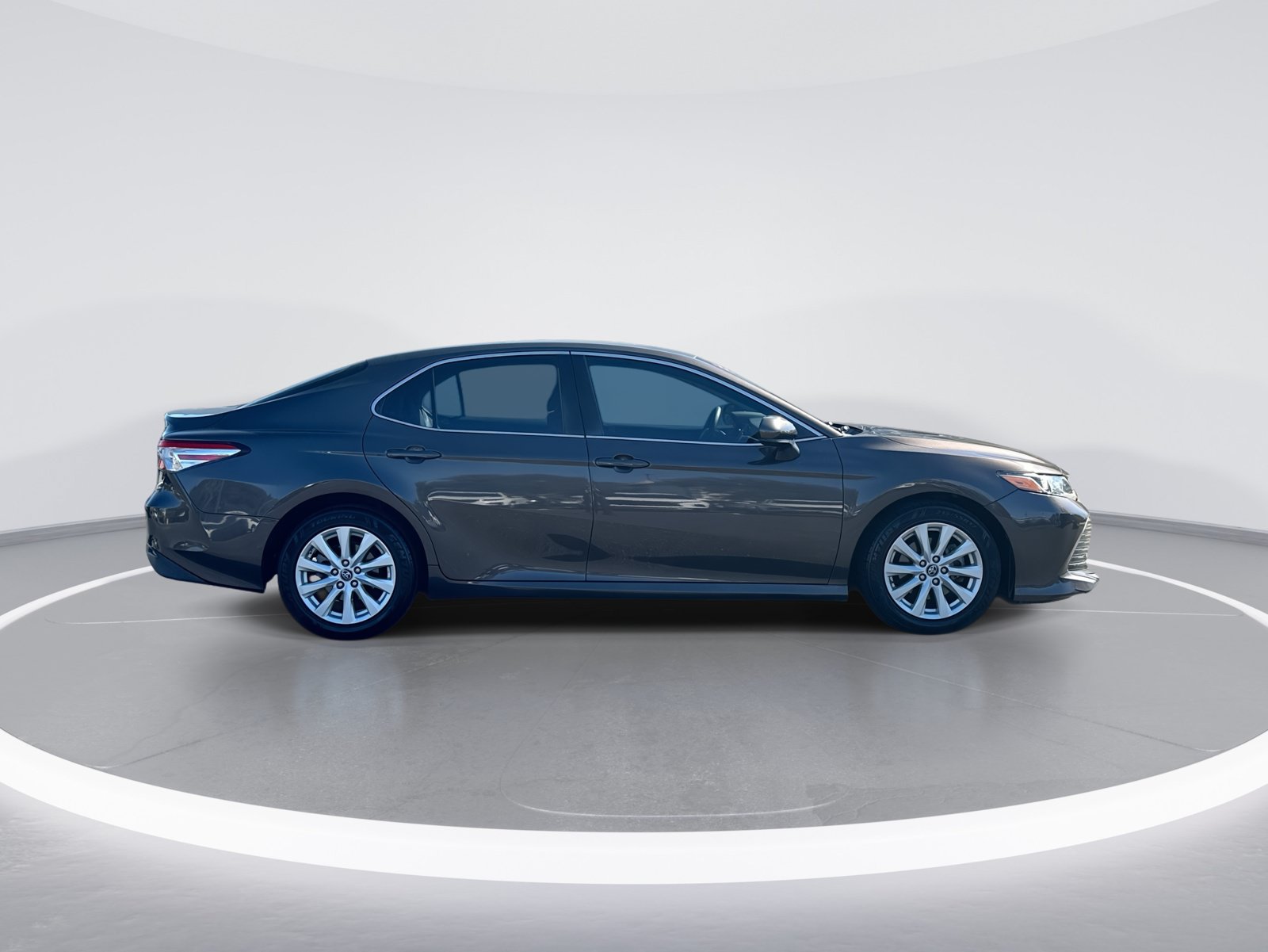 Used 2018 Toyota Camry LE FWD image 10