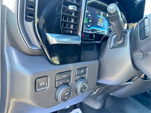 Used 2023 Chevrolet Silverado 1500 LT AWD/4WD image 19