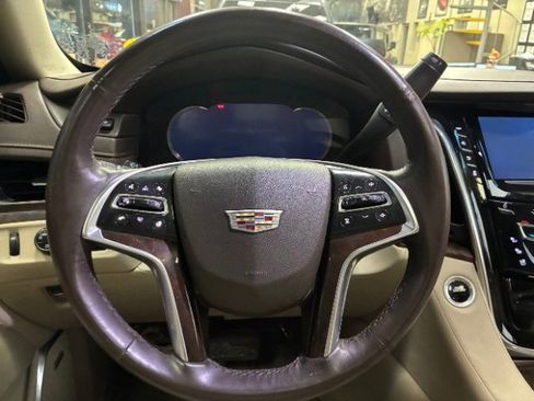 Used 2017 Cadillac Escalade ESV Premium Luxury image 21