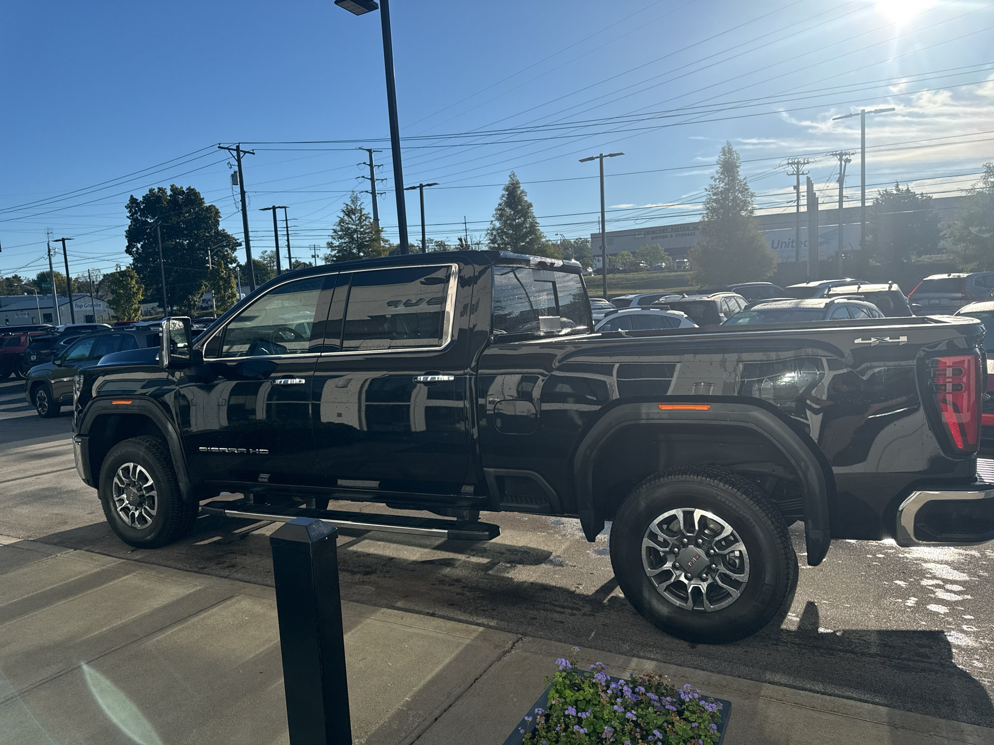Used 2024 GMC Sierra 2500 SLT w/ SLT Premium Package AWD/4WD image 5