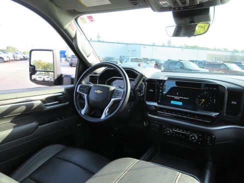 Certified 2025 Chevrolet Silverado 3500 LTZ w/ LTZ Premium Package AWD/4WD image 29