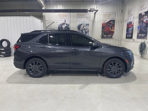 Used 2022 Chevrolet Equinox RS w/ RS Leather Package image 4