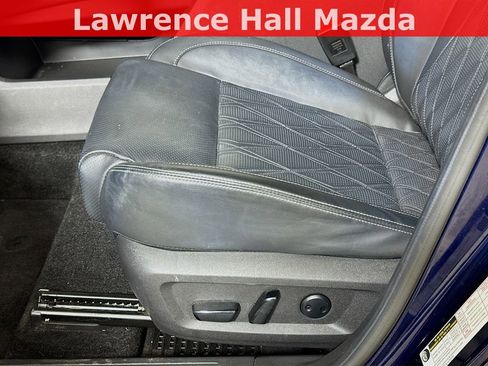 Used 2025 Nissan Rogue Platinum w/ Platinum Premium Package image 18