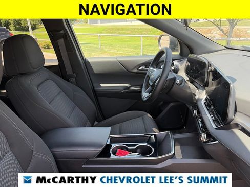 Used 2025 Chevrolet Equinox LT FWD image 29