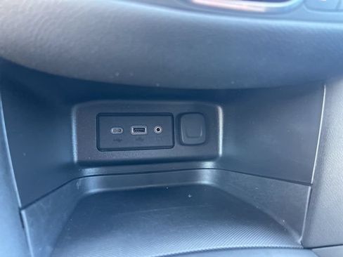 Used 2023 Chevrolet Equinox LT FWD image 30