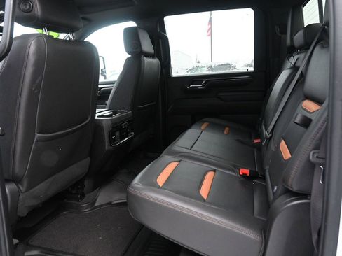 Used 2024 GMC Sierra 2500 AT4 w/ AT4 Preferred Package image 19