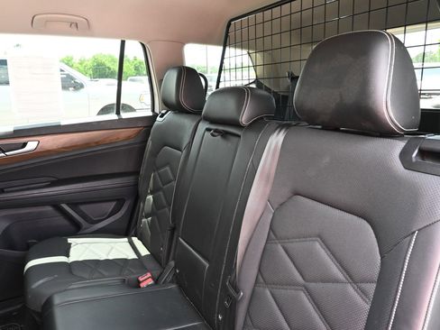 Used 2024 Volkswagen Atlas SE AWD/4WD image 26