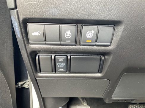 Used 2023 Nissan Armada SL w/ Captain's Chairs Package image 23