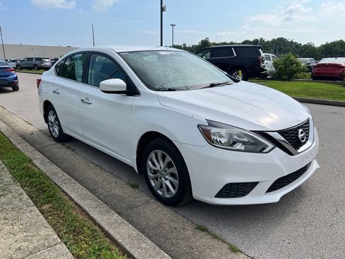 Used 2019 Nissan Sentra SV FWD image 2
