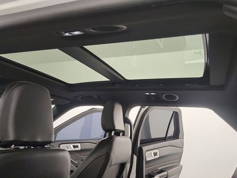 Used 2023 Ford Explorer ST-Line w/ Class IV Trailer Tow Package image 18