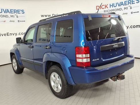 Used 2009 Jeep Liberty Sport w/ Popular Equipment Group AWD/4WD image 6