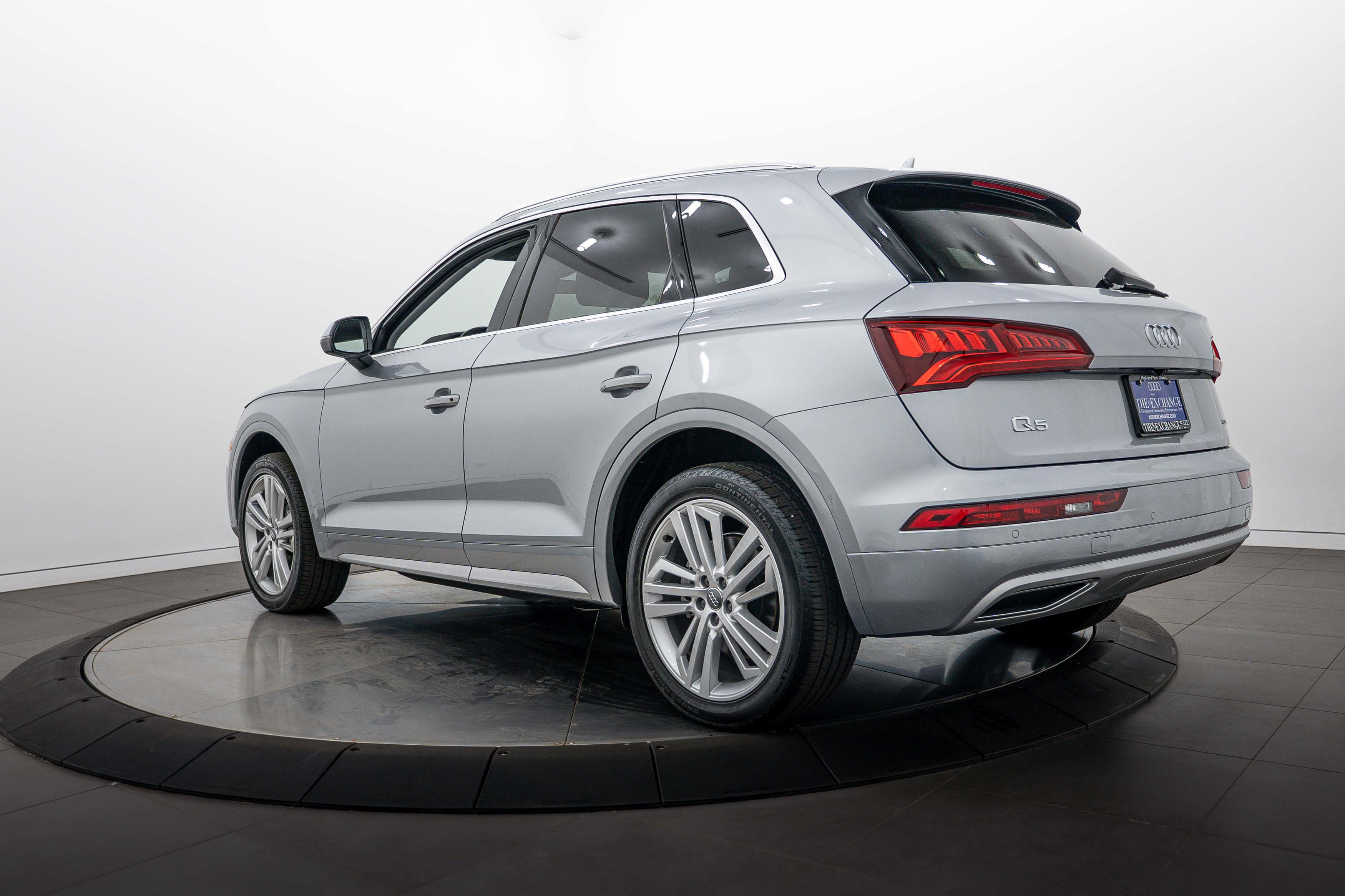 Used 2019 Audi Q5 2.0T Premium Plus w/ Premium Plus Package AWD/4WD image 5