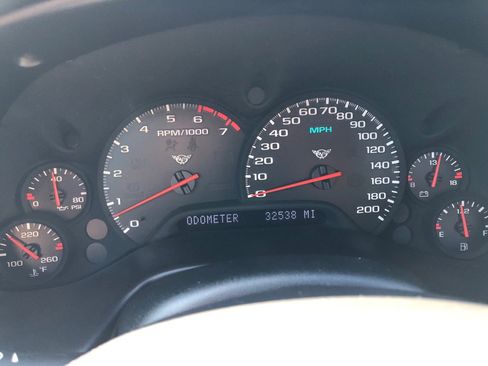 Used 2000 Chevrolet Corvette Convertible w/ Memory Pkg image 35