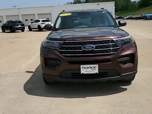 Used 2020 Ford Explorer XLT AWD/4WD image 3