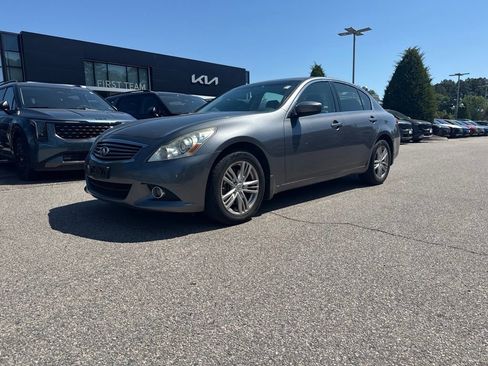 Used 2013 INFINITI G37 x Sedan w/ Premium Pkg AWD/4WD image 2