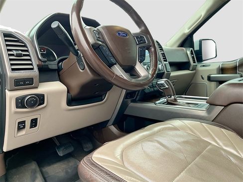 Used 2019 Ford F150 Limited image 9