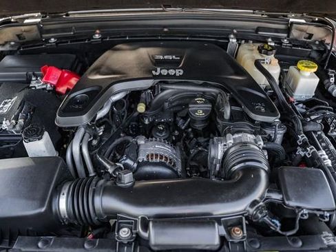 Used 2020 Jeep Gladiator Overland w/ Cold Weather Group image 21