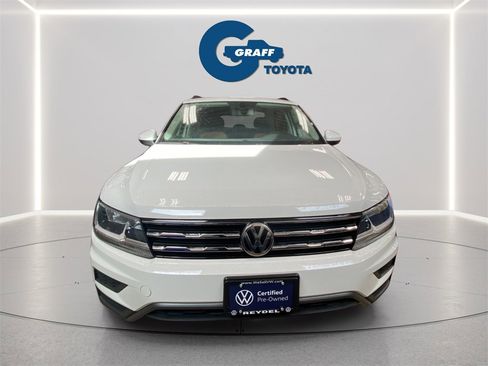 Used 2019 Volkswagen Tiguan SE w/ Panoramic Sunroof Package image 12