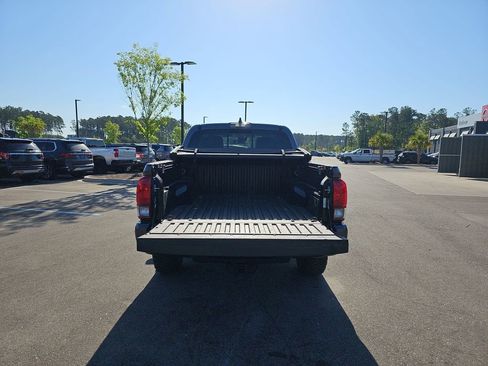 Used 2022 Toyota Tacoma SR5 w/ Technology Package image 16