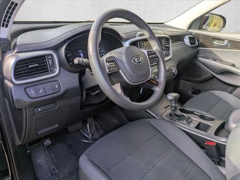 Used 2020 Kia Sorento LX image 10