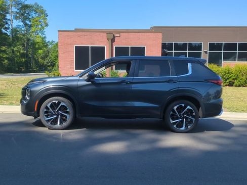 Used 2024 Mitsubishi Outlander SE Black Edition AWD/4WD image 10