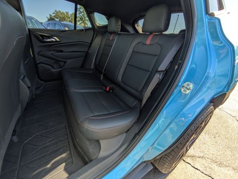 Used 2025 Chevrolet Trax RS w/ Sunroof Package image 8