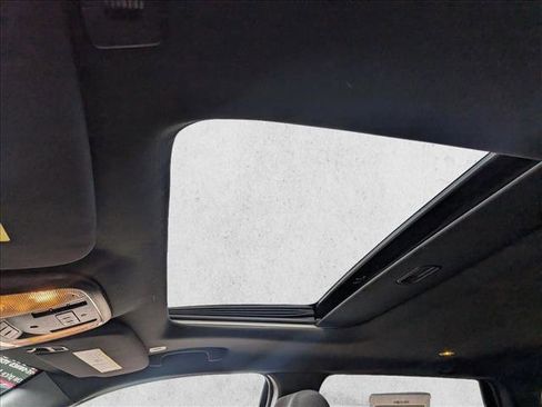 Used 2019 Jeep Grand Cherokee Laredo image 16