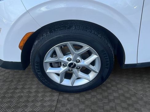 Used 2023 Kia Soul LX w/ LX Technology Package image 9