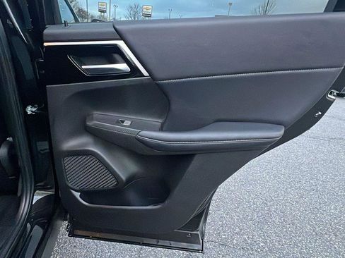 Used 2024 Mitsubishi Outlander SE image 14