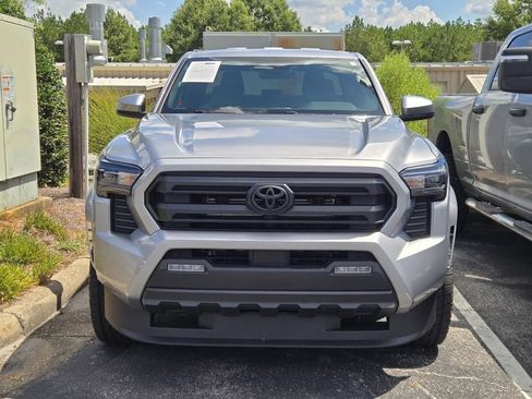 Used 2025 Toyota Tacoma SR5 RWD image 2