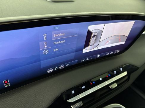 Used 2025 Buick Enclave Preferred image 32