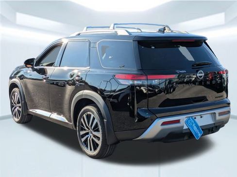 New 2025 Nissan Pathfinder Platinum w/ Black Appearance Package image 4