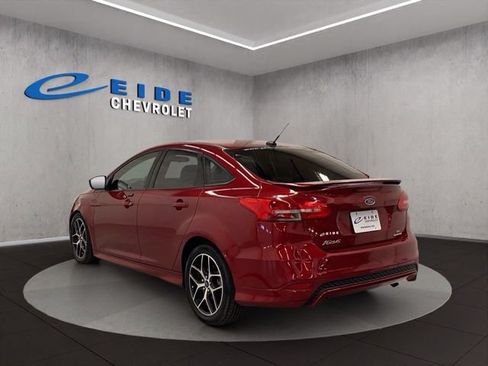 Used 2015 Ford Focus SE w/ SE Sport Package FWD image 11
