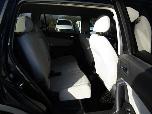 Used 2020 Volkswagen Tiguan S image 23