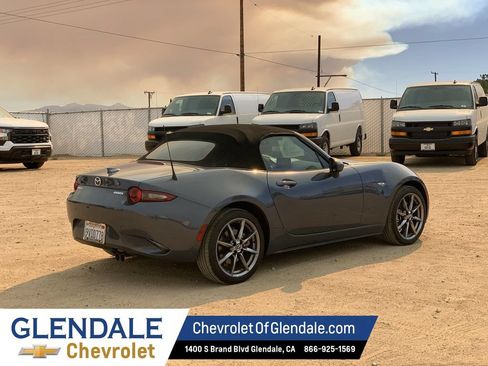 Used 2021 MAZDA MX-5 Miata Grand Touring RWD image 4