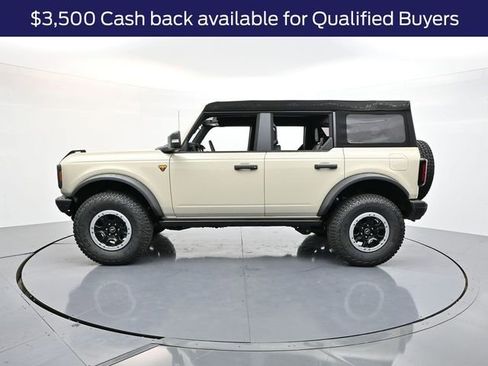 New 2025 Ford Bronco Badlands image 4