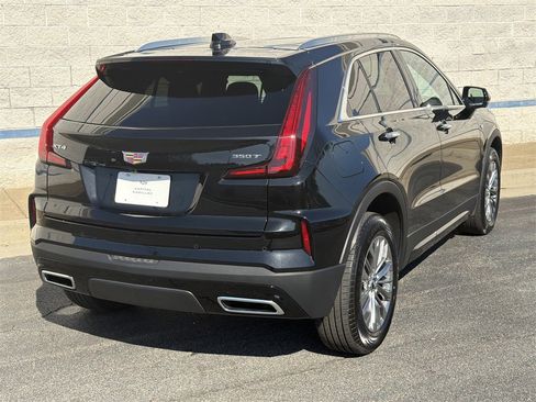 Used 2025 Cadillac XT4 Premium Luxury image 7