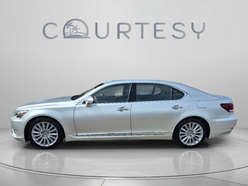 Used 2016 Lexus LS 460 L AWD/4WD image 2