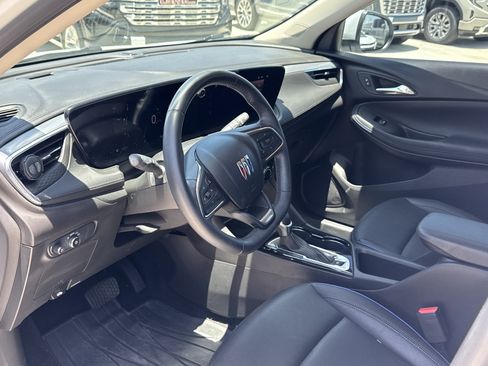 Used 2025 Buick Encore GX Sport Touring FWD image 5