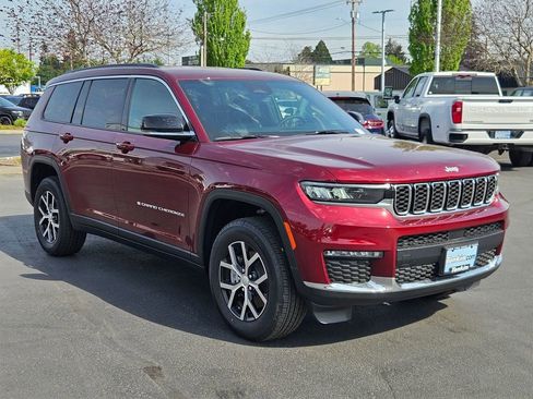 New 2025 Jeep Grand Cherokee L Limited w/ Trailer Tow Package AWD/4WD image 8