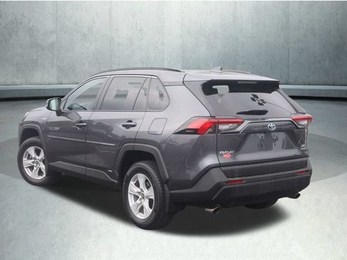 Certified 2021 Toyota RAV4 XLE w/ Convenience Package AWD/4WD image 23
