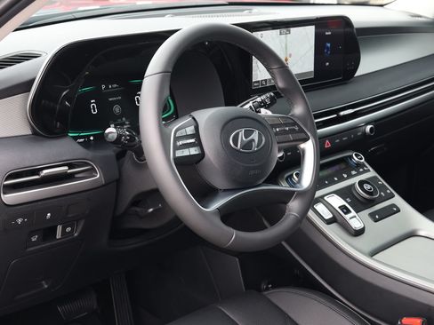 Used 2025 Hyundai Palisade SEL FWD image 14