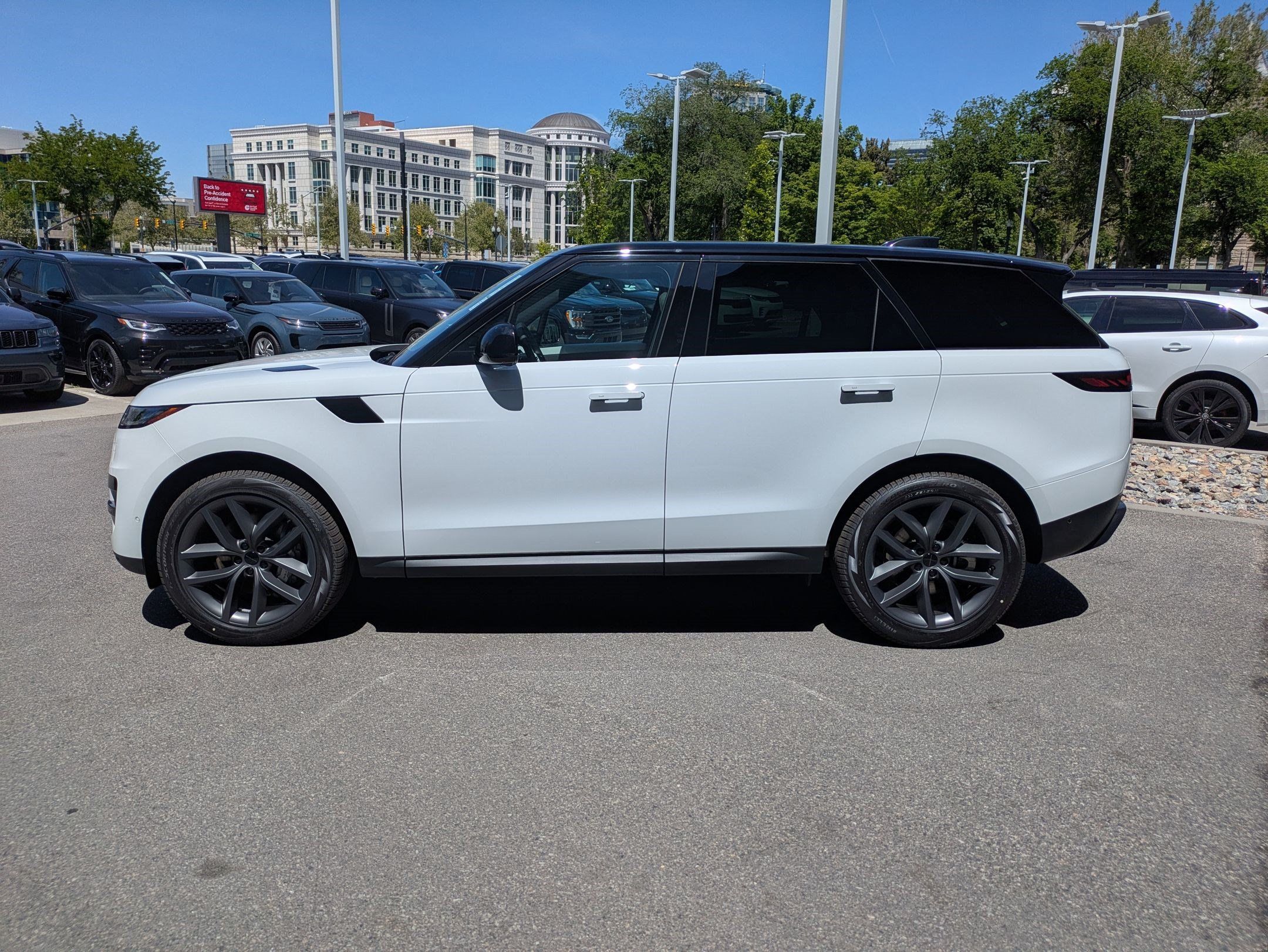 New 2026 Land Rover Range Rover Sport SE AWD/4WD image 8