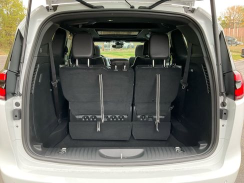 New 2026 Chrysler Pacifica Limited w/ S Appearance Package image 37