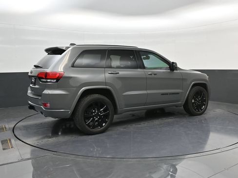 Used 2020 Jeep Grand Cherokee Altitude AWD/4WD image 8