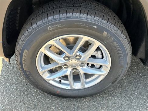 New 2025 Jeep Grand Cherokee L Laredo w/ Luxury Tech Group I image 8