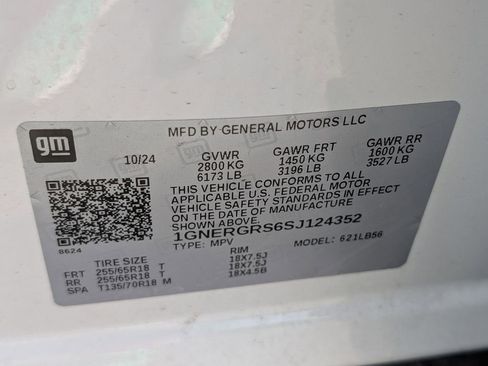 Used 2025 Chevrolet Traverse LT FWD image 29