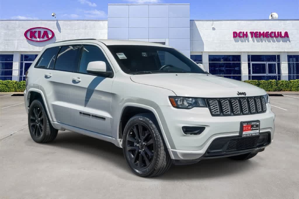 Used 2022 Jeep Grand Cherokee Laredo X RWD image 3