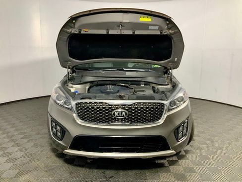 Used 2017 Kia Sorento SX image 8